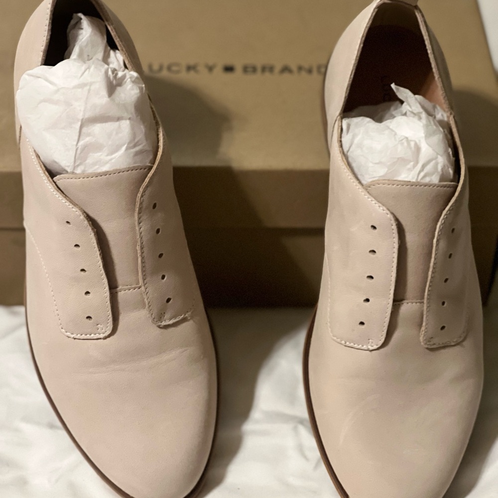 Lucky Brand Women’s  Tan Oxfords